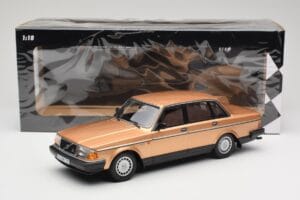 Volvo 240 GL Zlatý Minichamps 1:18 155171405 Kov – obrázek 6 z 6