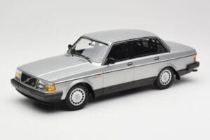 Volvo 240 GL Stříbrný Minichamps 1:18 155171408 Kov