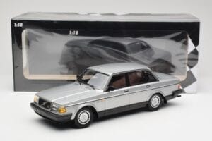 Volvo 240 GL Stříbrný Minichamps 1:18 155171408 Kov – obrázek 6 z 6