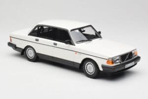Volvo 240 GL Bílý Minichamps 1:18 155171402 Kov – obrázek 4 z 6