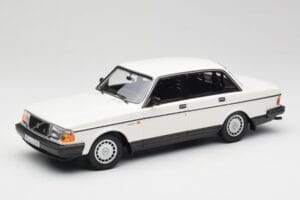 Volvo 240 GL Bílý Minichamps 1:18 155171402 Kov
