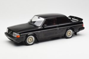Volvo 240 Turbo Černý Custom IXO 1:18 18CMC178 Kov