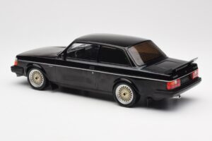 Volvo 240 Turbo Černý Custom IXO 1:18 18CMC178 Kov – obrázek 5 z 6