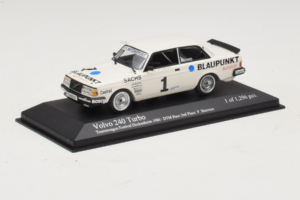 Volvo 240 Turbo #1 P. Stureson IPS Motorsport DTM 1986 Minichamps 1:43 400861701 Kov – obrázek 2 z 4