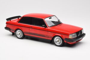 Volvo 240 Turbo Červený Custom IXO 1:18 18CMC177 Kov – obrázek 4 z 5