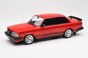 Volvo 240 Turbo Červený Custom IXO 1:18 18CMC177 Kov