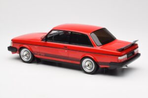 Volvo 240 Turbo Červený Custom IXO 1:18 18CMC177 Kov – obrázek 5 z 5
