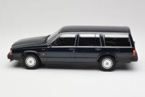 Volvo 740 GL Kombi Tmavě Zelený Metalíza Minichamps 1:18 155171771 Kov – obrázek 3 z 6