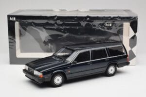 Volvo 740 GL Kombi Tmavě Zelený Metalíza Minichamps 1:18 155171771 Kov – obrázek 6 z 6
