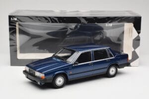 Volvo 740 GL Dark Blue Metallic Minichamps 1:18 155171701 Kov – obrázek 6 z 6