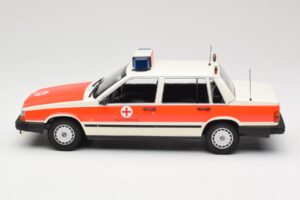 Volvo 740 GL DRK Aschaffenburg Minichamps 1:18 155171790 Kov – obrázek 3 z 6