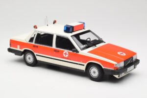 Volvo 740 GL DRK Aschaffenburg Minichamps 1:18 155171790 Kov – obrázek 4 z 6