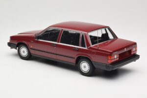 Volvo 740 GL Červený Minichamps 1:18 155171704 Kov – obrázek 5 z 6