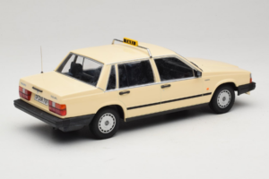Volvo 740 GL Taxi Německo Minichamps 1:18 155171792 Kov – obrázek 2 z 6