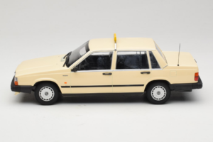 Volvo 740 GL Taxi Německo Minichamps 1:18 155171792 Kov – obrázek 3 z 6