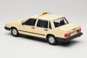 Volvo 740 GL Taxi Německo Minichamps 1:18 155171792 Kov – obrázek 5 z 6
