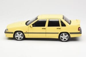 Volvo 850 T-5R Žlutý AUTOart 1:18 79501 Kov – obrázek 4 z 8