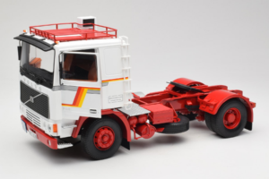Volvo F12 Bílý Červený Road Kings 1:18 RK180031 Kov – obrázek 2 z 8