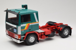 Volvo F1220 Zelený Červený Road Kings 1:18 RK180032 Kov