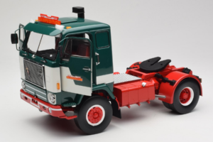 Volvo F88 Bilspedition Zelený Bílý MCG 1:18 MCG18139 Kov – obrázek 2 z 8