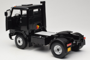 Volvo F88 John Player Special Black MCG 1:18 MCG18217 Kov – obrázek 5 z 8