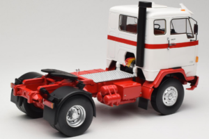 Volvo F88 Bílý Červený MCG 1:18 MCG18141 Kov – obrázek 3 z 8