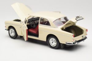 Volvo P121 Amazon Bílý Revell 1:18 08866 Kov – obrázek 5 z 8