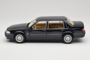 Volvo S90 Royal Blue DNA 1:18 DNA000088 Kov – obrázek 3 z 6