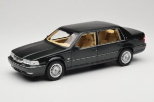 Volvo S90 Royal Green DNA 1:18 DNA000090 Kov