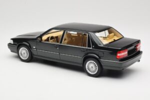 Volvo S90 Royal Green DNA 1:18 DNA000090 Kov – obrázek 5 z 6