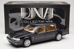 Volvo S90 Royal Violet DNA 1:18 DNA000089 Kov – obrázek 6 z 6