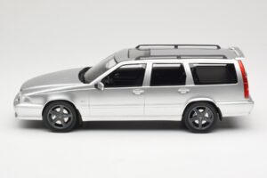 Volvo V70 R P80 Stříbrný DNA 1:18 DNA000155 Kov – obrázek 3 z 6