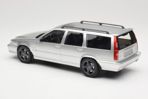 Volvo V70 R P80 Stříbrný DNA 1:18 DNA000155 Kov – obrázek 5 z 6