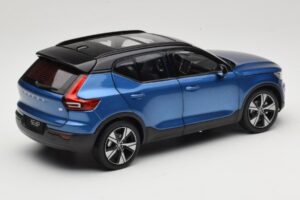 Volvo XC40 Recharge Modrý Metalíza Paudi Model 1:18 2562373 Kov – obrázek 3 z 8