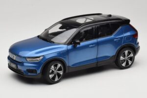 Volvo XC40 Recharge Modrý Metalíza Paudi Model 1:18 2562373 Kov