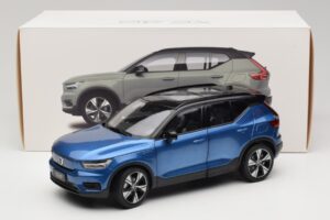 Volvo XC40 Recharge Modrý Metalíza Paudi Model 1:18 2562373 Kov – obrázek 8 z 8