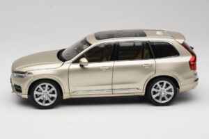 Volvo XC90 Luminous Sand Yellow Paudi Model 1:18 9430841 Kov – obrázek 4 z 8