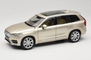 Volvo XC90 Luminous Sand Yellow Paudi Model 1:18 9430841 Kov