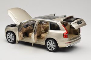 Volvo XC90 Luminous Sand Yellow Paudi Model 1:18 9430841 Kov – obrázek 5 z 8