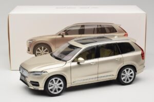 Volvo XC90 Luminous Sand Yellow Paudi Model 1:18 9430841 Kov – obrázek 8 z 8