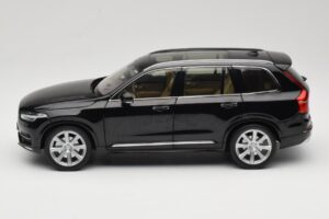 Volvo XC90 Onyx Black Paudi Model 1:18 9430842 Kov – obrázek 4 z 8