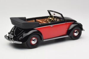 Volkswagen Beetle Kabriolet Černý & Červený Minichamps 1:18 107054132 Pryskyřice – obrázek 2 z 6