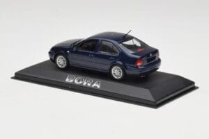 Volkswagen Bora Ocean Modrý Minichamps 1:43 8198223B Kov – obrázek 3 z 4