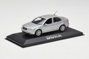 Volkswagen Bora Reflex Stříbrný Minichamps 1:43 81982223S Kov – obrázek 2 z 4