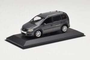 Volkswagen Cross Touran Platinum Šedý Minichamps 1:43 400056170 Kov – obrázek 2 z 4