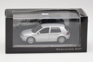 Volkswagen Golf Mk4 Reflex Stříbrný Minichamps 1:43 4527111022 Kov – obrázek 4 z 4