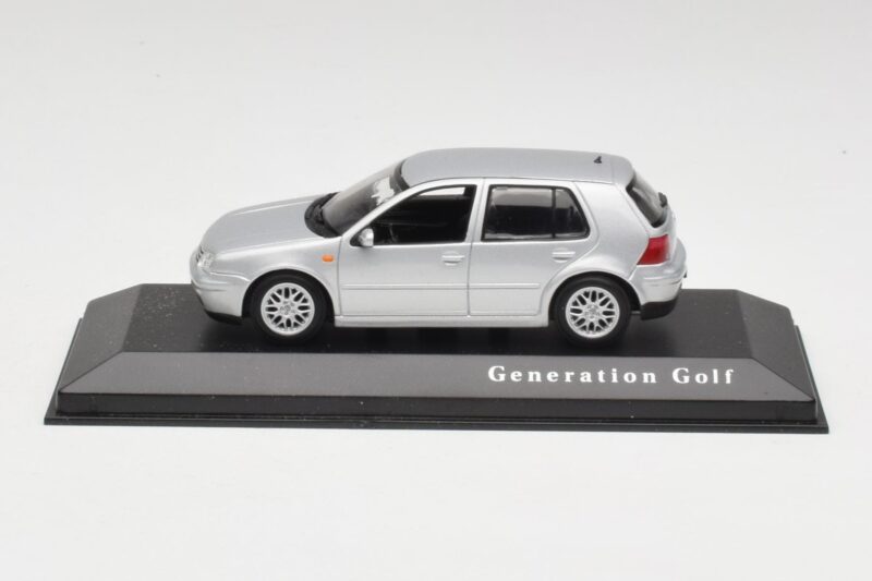 Volkswagen Golf Mk4 Reflex Stříbrný Minichamps 1:43 4527111022 Kov