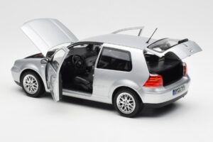 Volkswagen Golf Mk5 GTI Stříbrný Norev 1:18 188570 Kov – obrázek 5 z 8