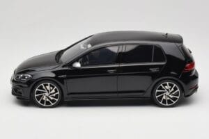 Volkswagen Golf R Mk7 Deep Black Otto 1:18 OT417 Pryskyřice – obrázek 3 z 6