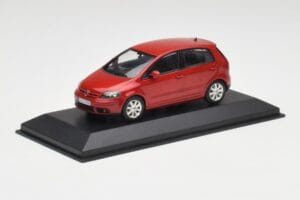 Volkswagen Golf Plus Tornado Červený Minichamps 1:43 821911110 Kov – obrázek 2 z 4